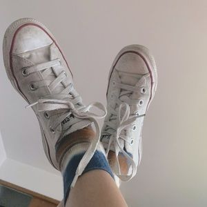 White low top converse